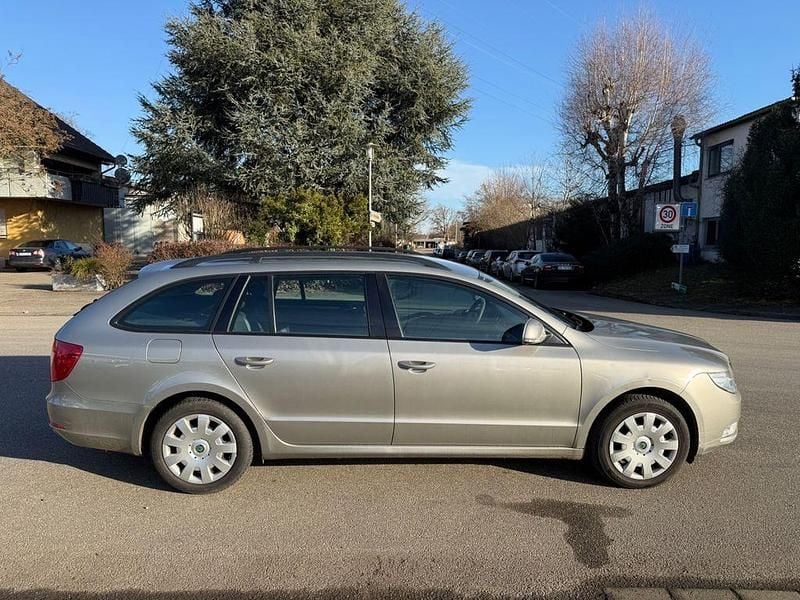Gebraucht Skoda Superb Active 160 PS (117 kW) 2012 Beige Kombi