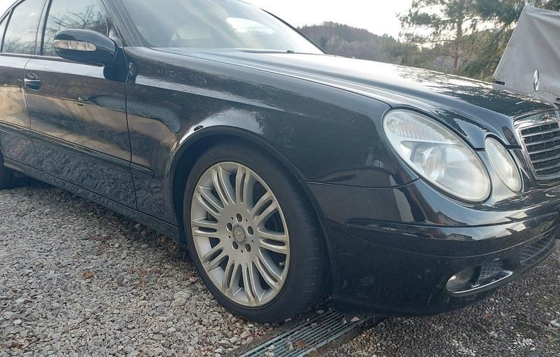 Gebraucht Mercedes E200 163 PS (119 kW) 2006 Schwarz Limousine