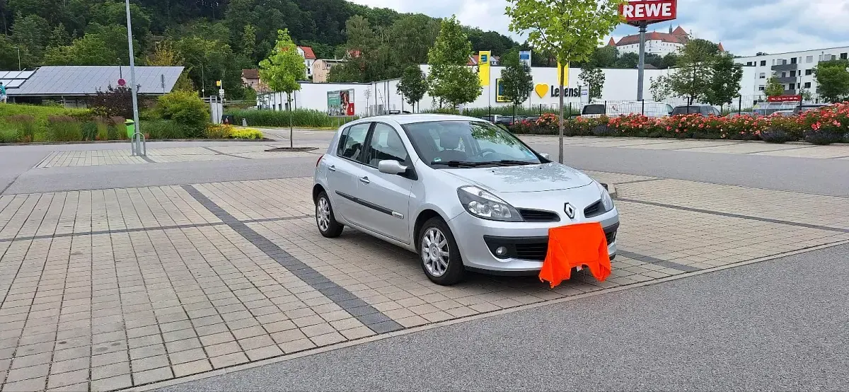 Gebraucht Renault Clio III Rip Curl 75 PS (55 kW) 2009 Grau Kleinwagen