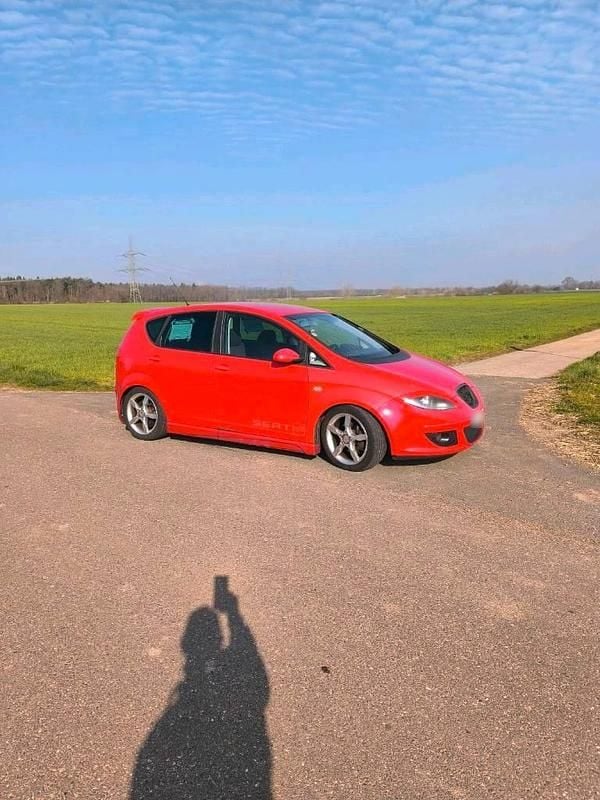 Second-hand Seat Altea 140 CP (102 kW) 2006 Roșu Monovolum