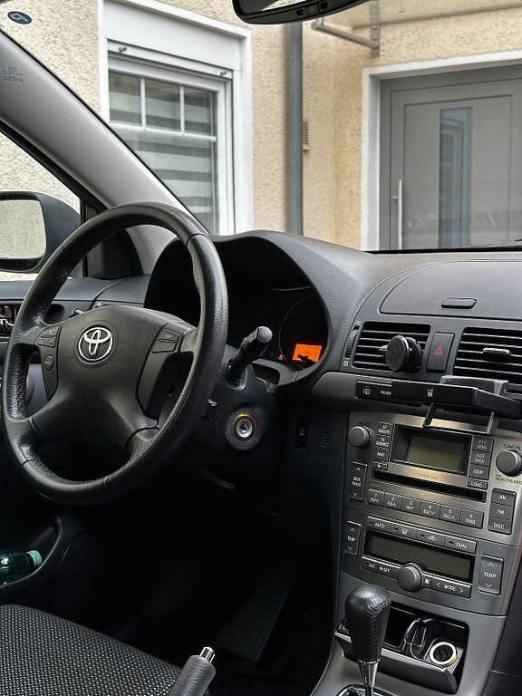 Gebraucht Toyota Avensis Executive 163 PS (119 kW) 2006 Silber Limousine