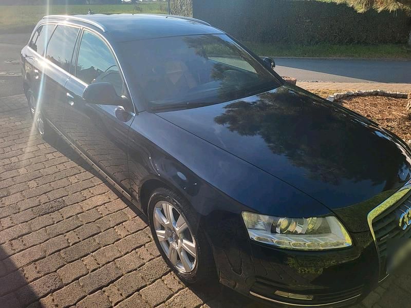 Blau Gebraucht 2010 Audi A6 Kombi | 5.590 € (Guter Preis) - Bild 1/4