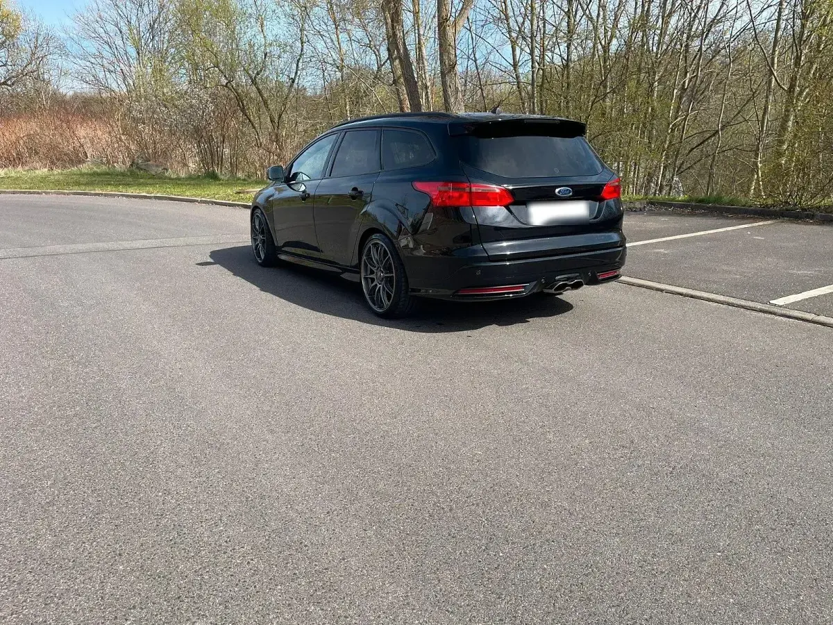 Gebraucht Ford Focus ST 250 PS (183 kW) 2017 Schwarz Kombi