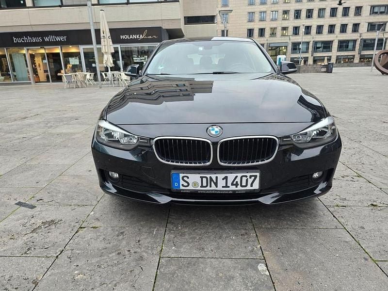 Schwarz Gebraucht 2015 BMW 320 Efficient Dynamics Kombi | 11.300 € (Fairer Preis) - Bild 1/4