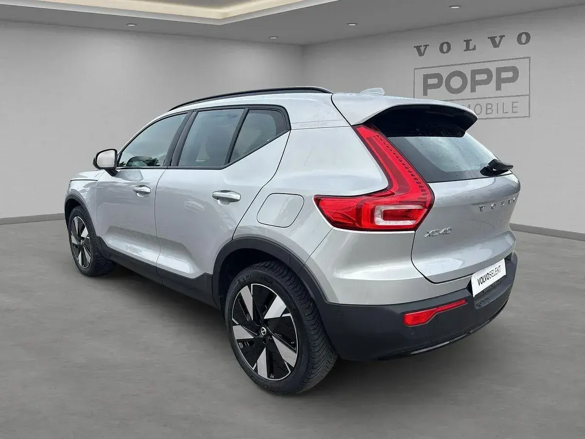 Gebraucht Volvo EX40 Ultimate 185 kW (252 PS) 2023 Silver dawn / metallic SUV