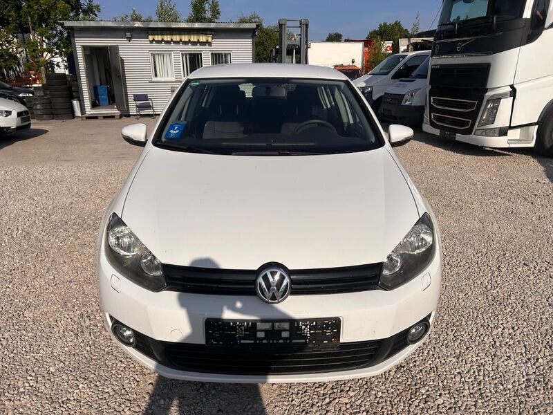 Weiß Gebraucht 2009 VW Golf VI Team Limousine | 3.600 € (Guter Preis) - Bild 1/4