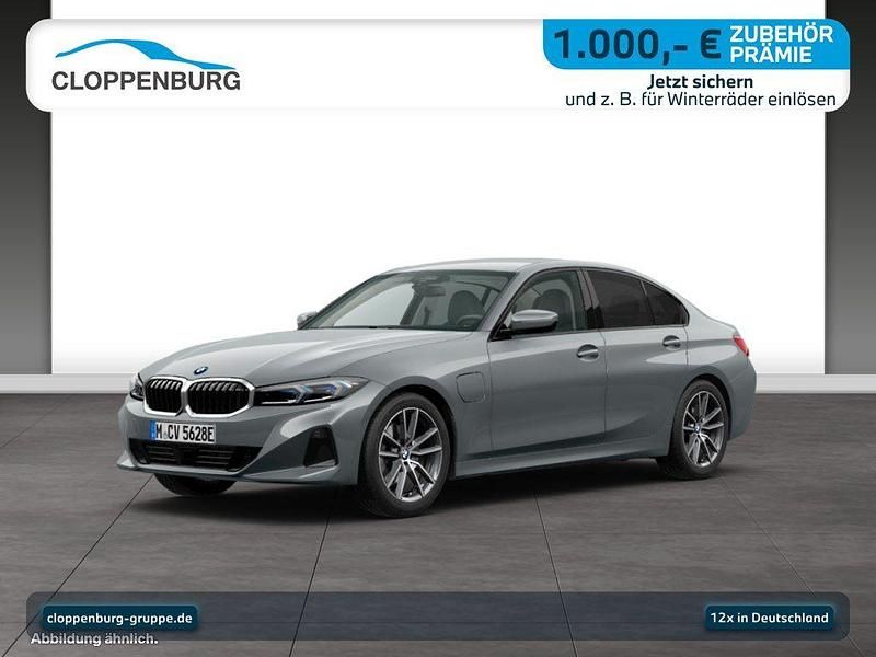 Grau Neu 2025 BMW 330e Shadowline Limousine | 53.420 € - Bild 1/3