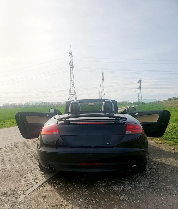 Gebraucht Audi TT Roadster Basis 250 PS (183 kW) 2008 Schwarz Cabrio