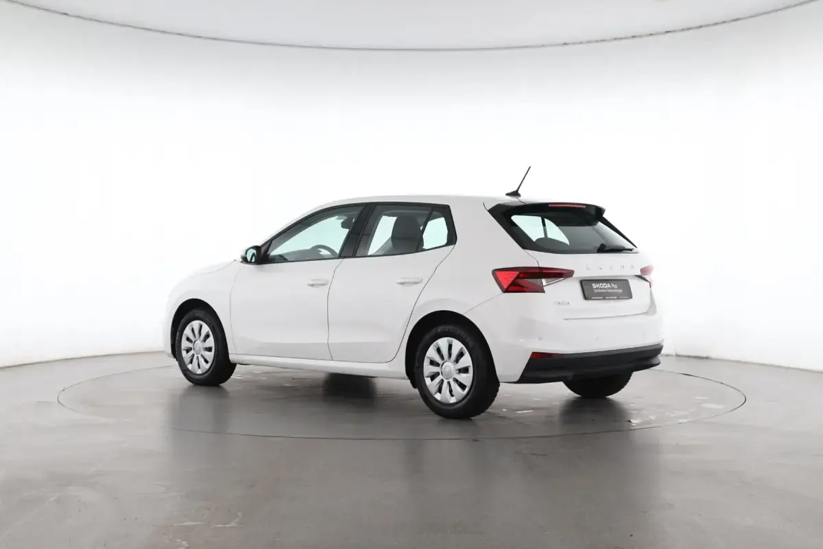 Gebraucht Skoda Fabia Active 65 PS (47 kW) 2023 Candyweiß Kleinwagen