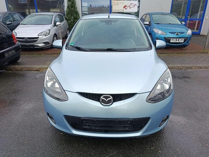 Gebraucht Mazda 2 Inclusive 75 PS (55 kW) 2010 Blau Kleinwagen