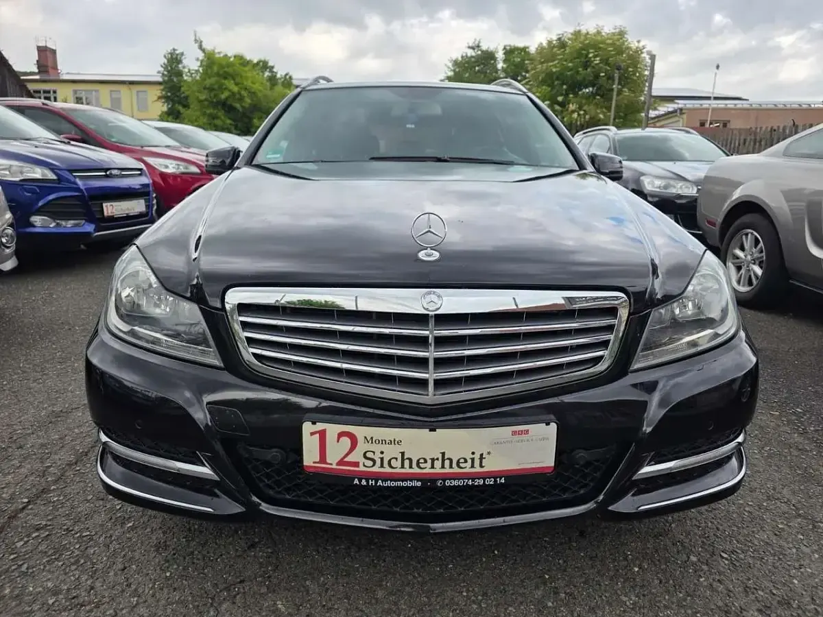 Gebraucht Mercedes C180 156 PS (114 kW) 2012 Schwarz Kombi