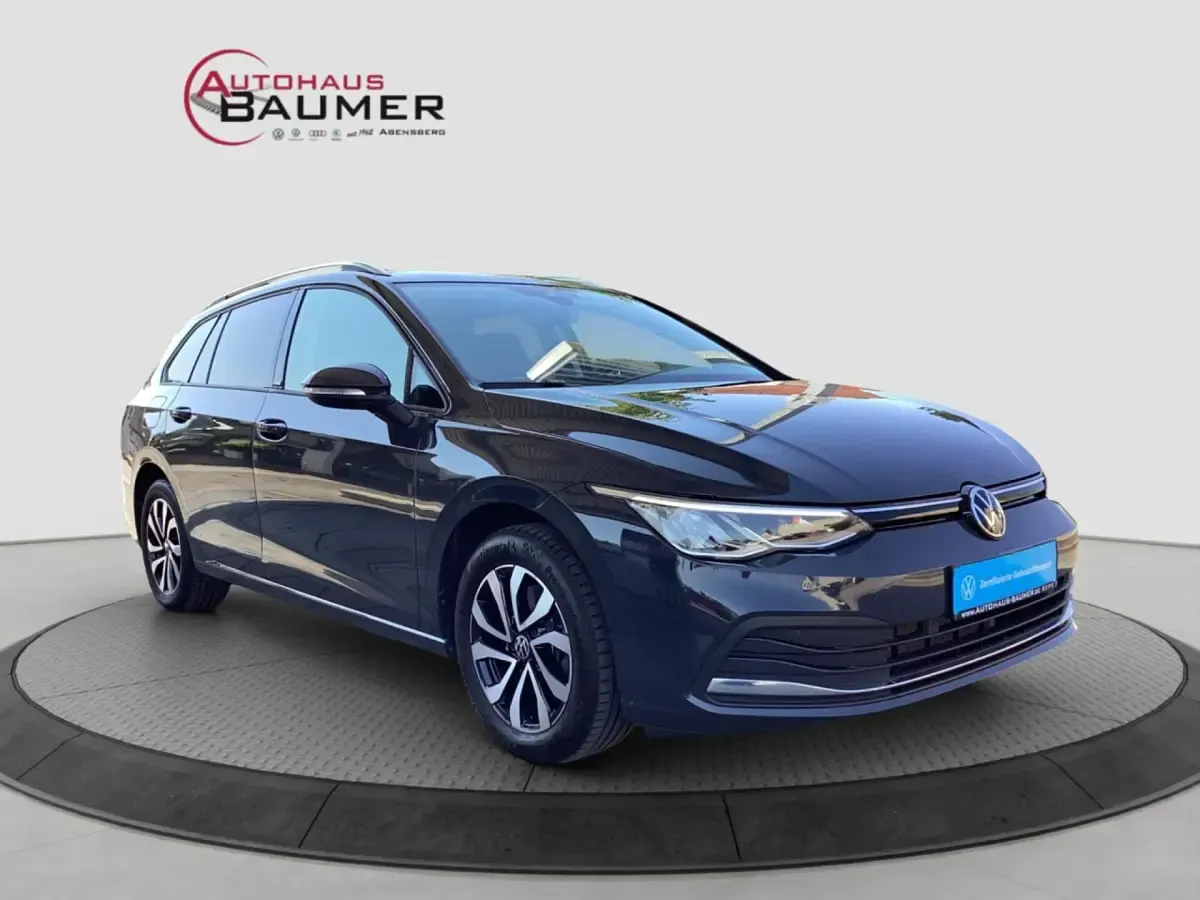 Gebraucht VW Golf VIII Active 150 PS (110 kW) 2023 Uranograu Kombi
