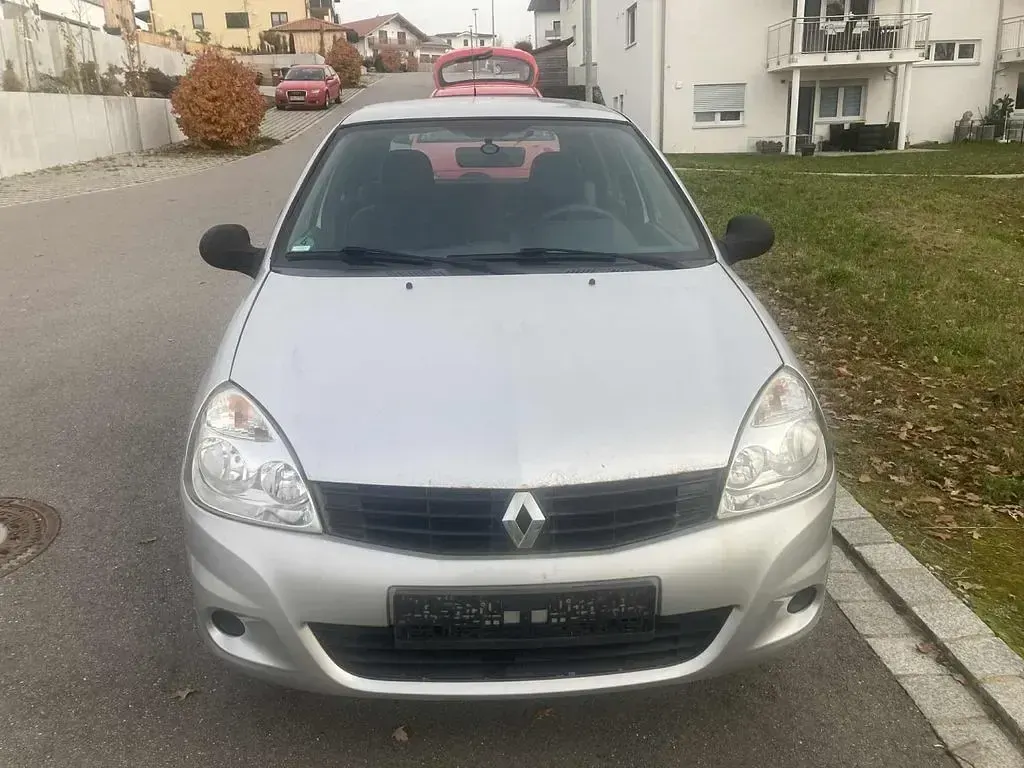 Gebraucht Renault Clio II 75 PS (55 kW) 2011 Silber Limousine