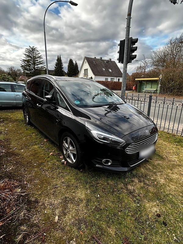 Gebraucht Ford S-MAX S 150 PS (110 kW) 2017 Schwarz Van / Kleinbus