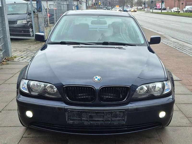 Orientblau metallic Gebraucht 2002 BMW 318 Limousine | 2.650 € (Guter Preis) - Bild 1/4
