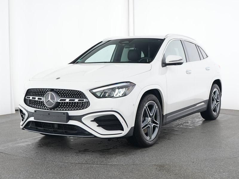 Unilack polarweiß Gebraucht 2024 Mercedes GLA200 AMG SUV | 40.710 € (Fairer Preis) - Bild 1/4
