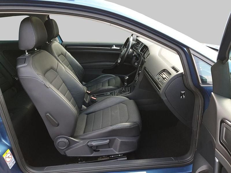 Gebraucht VW Golf VII Highline 122 PS (89 kW) 2014 Blau Limousine