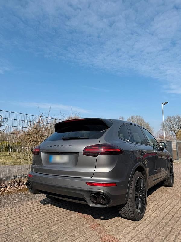 Gebraucht Porsche Cayenne Chrono 385 PS (283 kW) 2016 Grau SUV