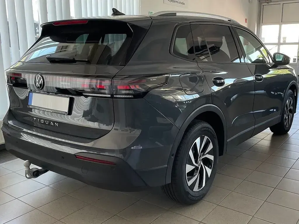 Neu VW Tiguan Life 150 PS (110 kW) 2026 Delfingrau SUV