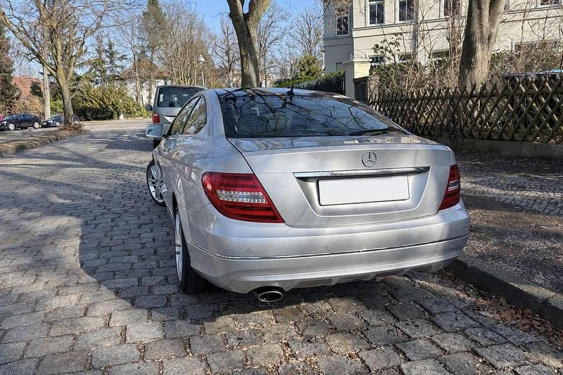 Gebraucht Mercedes C220 170 PS (125 kW) 2013 Silber Coupé