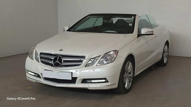Weiß Gebraucht 2012 Mercedes E200 Elegance Cabrio | 12.900 € (Guter Preis) - Bild 1/4