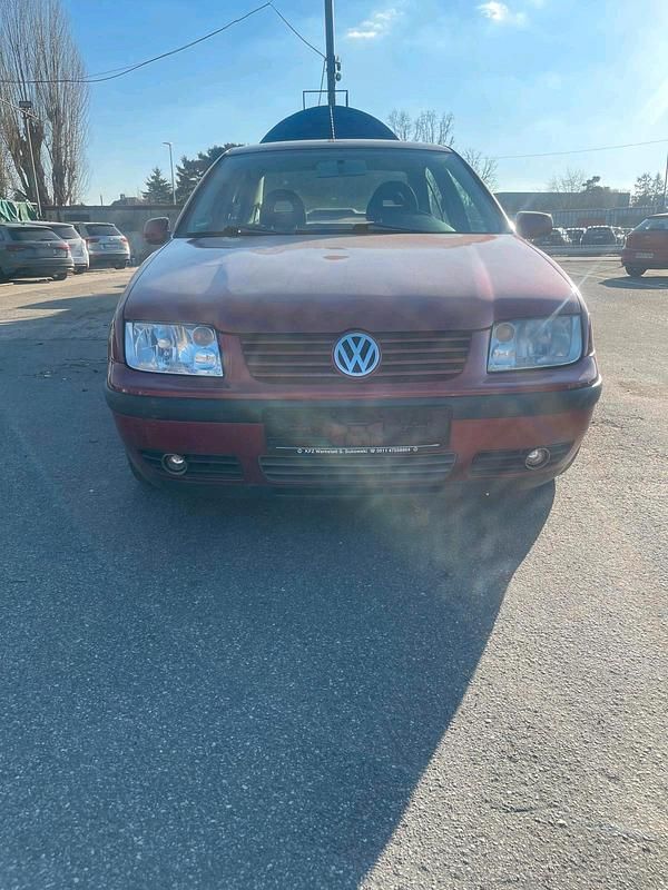 Usado VW Bora 101 HP (74 kW) 2000 Vermelho Sedan