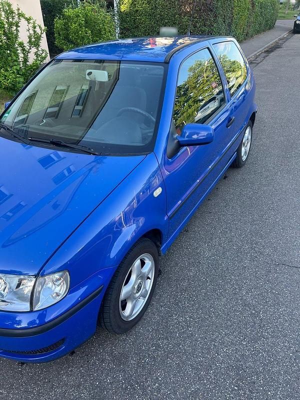 Gebraucht VW Polo Basis 50 PS (36 kW) 2000 Blau Limousine