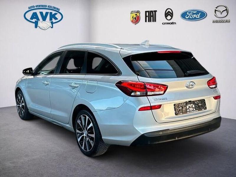 Gebraucht Hyundai i30 Premium 140 PS (102 kW) 2018 Silber Kombi