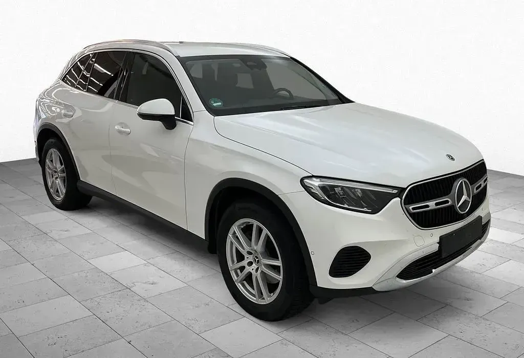 Gebraucht Mercedes GLC220 220 PS (161 kW) 2024 Polarweiss SUV