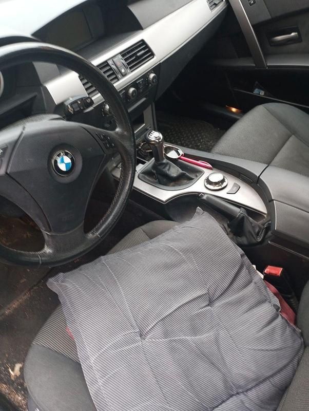 Gebraucht BMW 520 170 PS (125 kW) 2005 Silber Kleinwagen