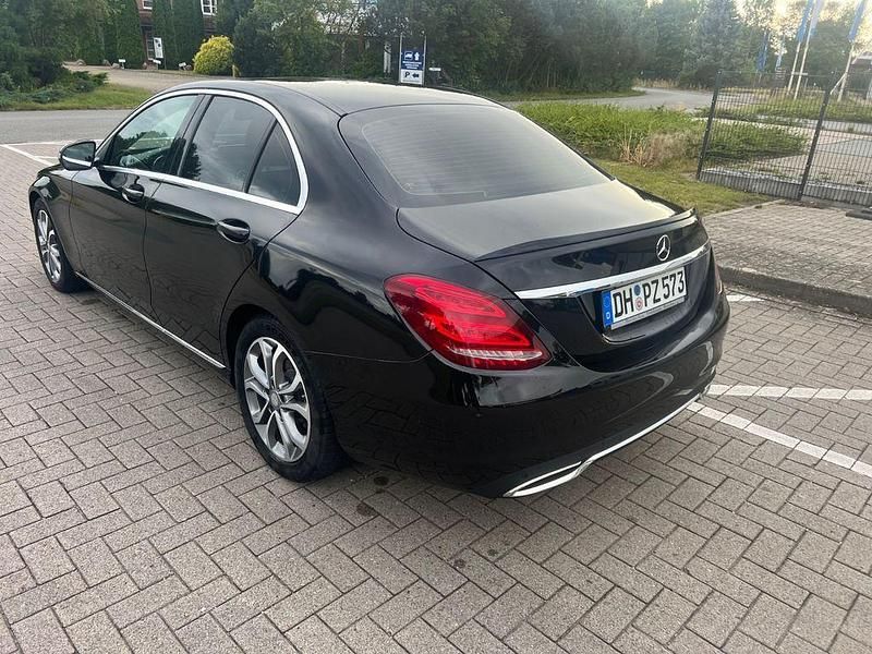 Gebraucht Mercedes 220 170 PS (125 kW) 2017 Schwarz Limousine