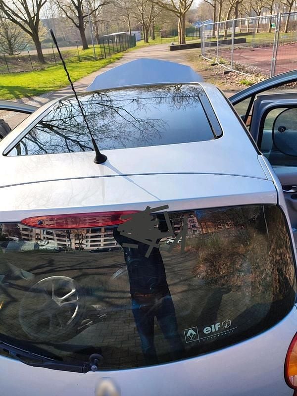 Gebraucht Renault Modus 75 PS (55 kW) 2004 Silber Van / Kleinbus