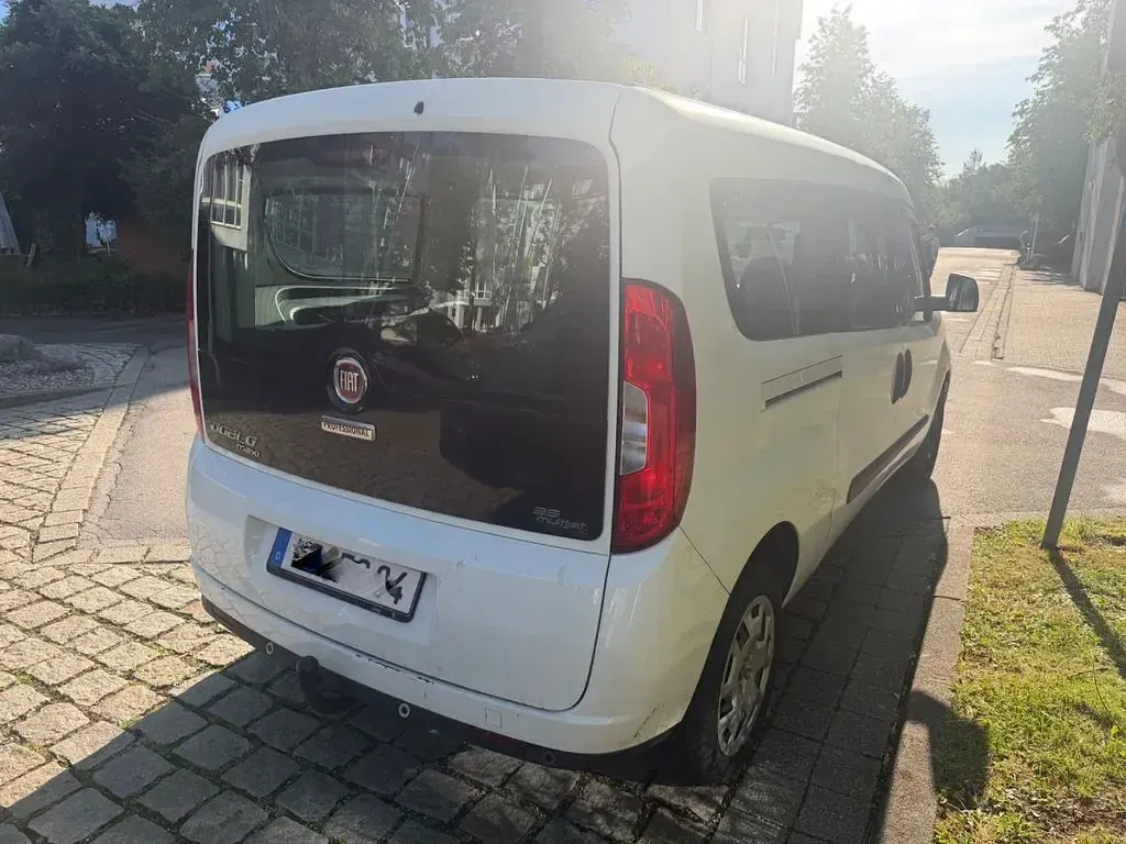 Gebraucht Fiat Doblò 95 PS (69 kW) 2017 Weiß Van / Kleinbus
