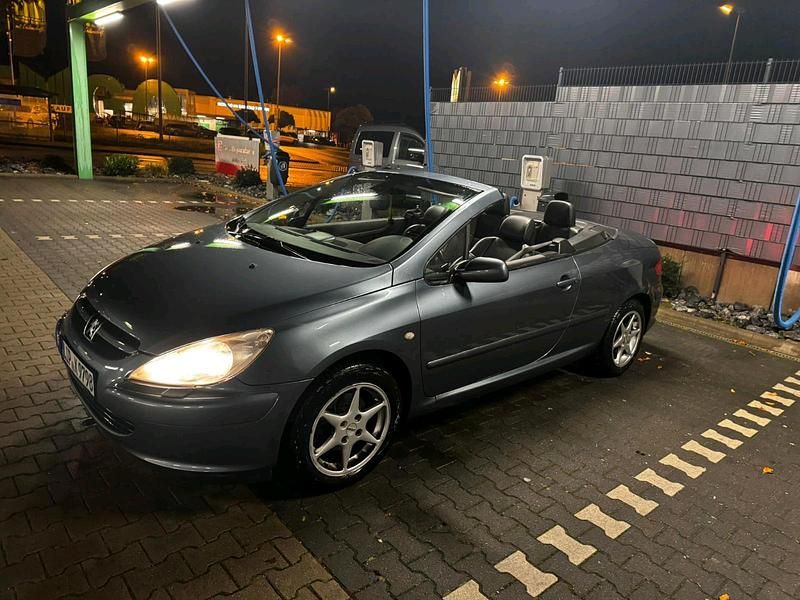 Grau Gebraucht 2007 Peugeot 307 CC Cabrio | 1.850 € (Fairer Preis) - Bild 1/4