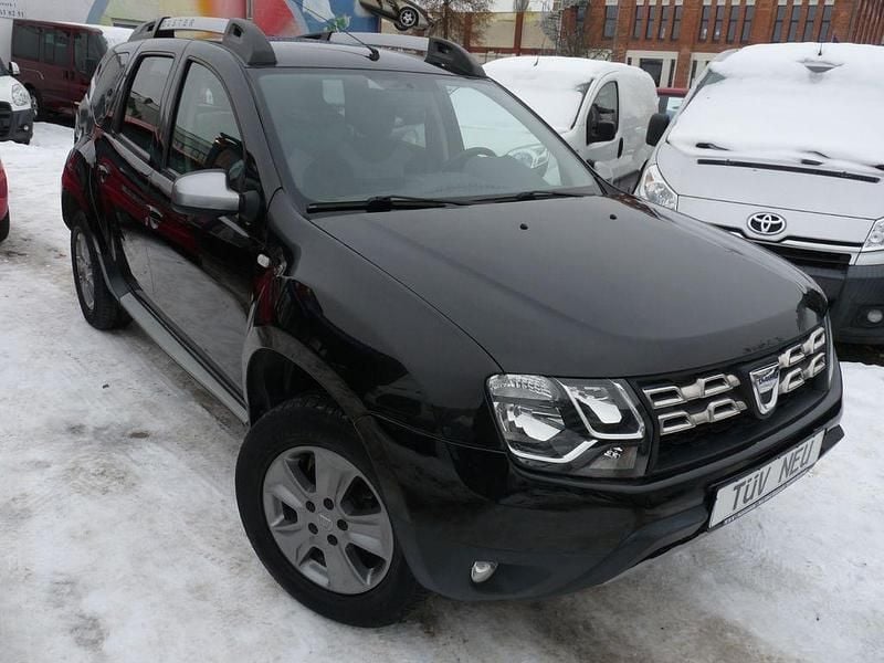Schwarz Gebraucht 2016 Dacia Duster Lauréate SUV | 8.450 € (Fairer Preis) - Bild 1/4