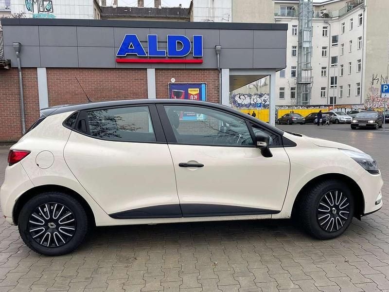 Gebraucht Renault Clio IV Basis 75 PS (55 kW) 2017 Beige Limousine