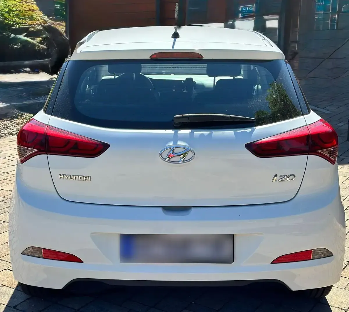 Gebraucht Hyundai i20 Classic 75 PS (55 kW) 2016 Weiß Limousine