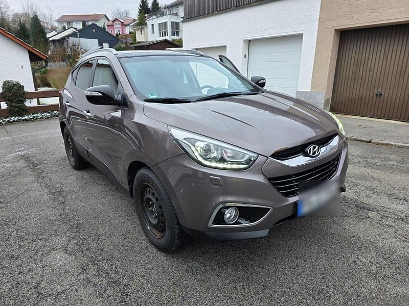 Braun Gebraucht 2016 Hyundai ix35 SUV | 11.990 € - Bild 1/4