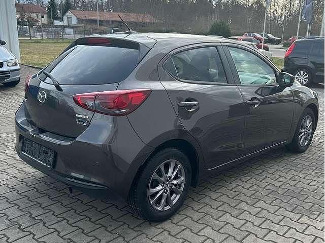 Gebraucht Mazda 2 Exclusive-Line 90 PS (66 kW) 2021 Titanium flash Kleinwagen