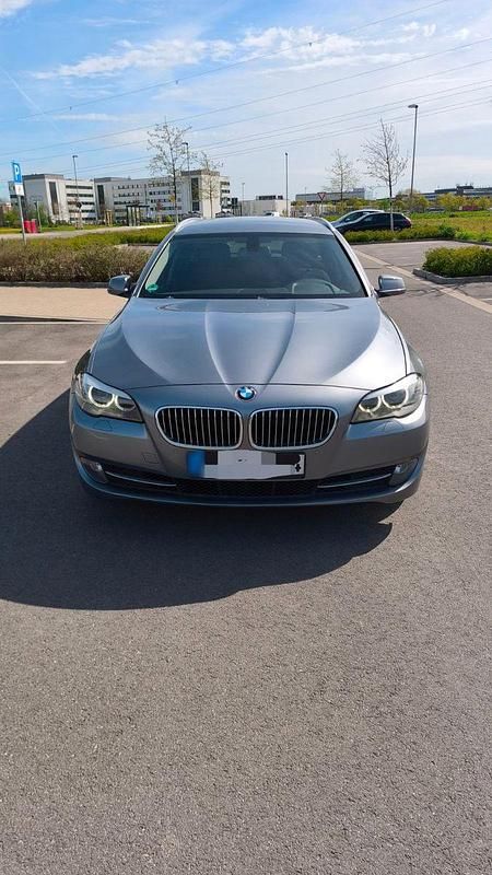 Gebraucht BMW 520 184 PS (135 kW) 2011 Grau Kombi