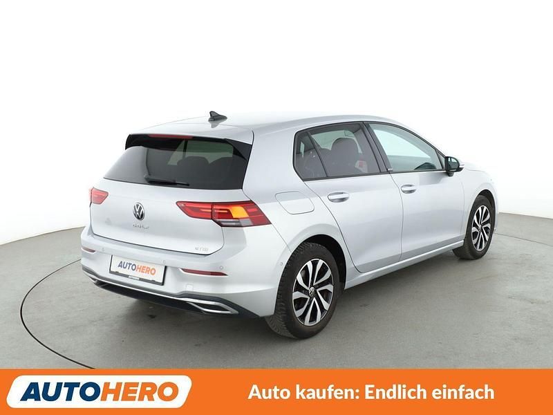 Gebraucht VW Golf VIII Active 150 PS (110 kW) 2022 Grau Kleinwagen