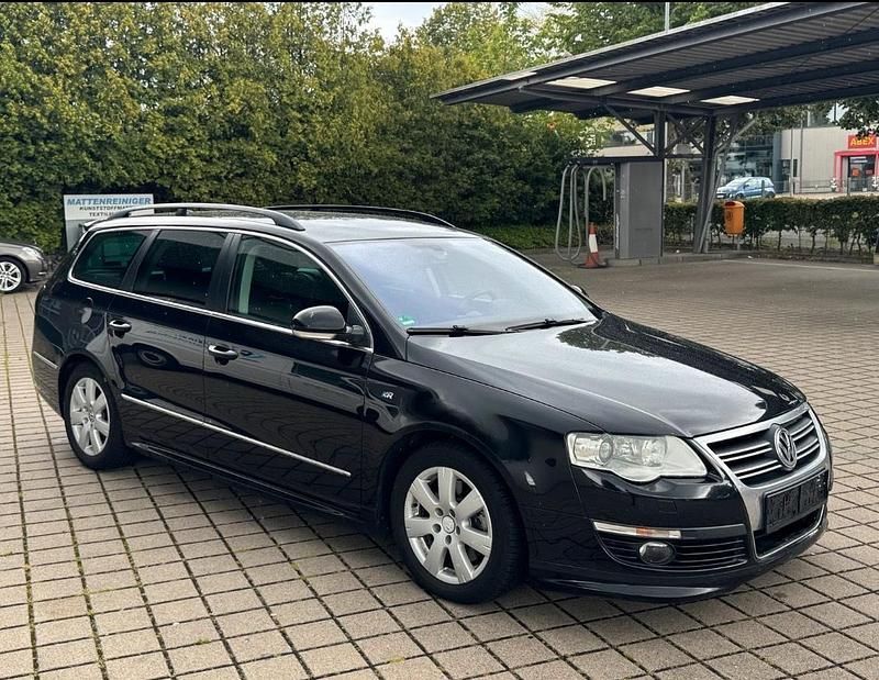 Schwarz Gebraucht 2010 VW Passat R-line Kombi | 2.500 € (Superpreis) - Bild 1/3