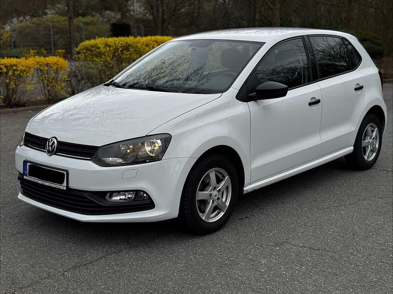 Gebraucht VW Polo Trendline 60 PS (44 kW) 2016 Weiß Kleinwagen