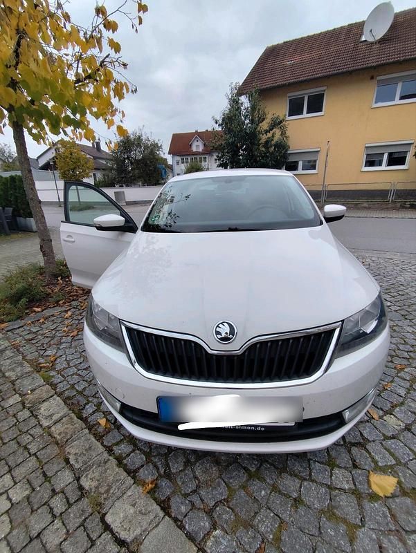Weiß Gebraucht 2015 Skoda Rapid Limousine | 6.299 € (Guter Preis) - Bild 1/4