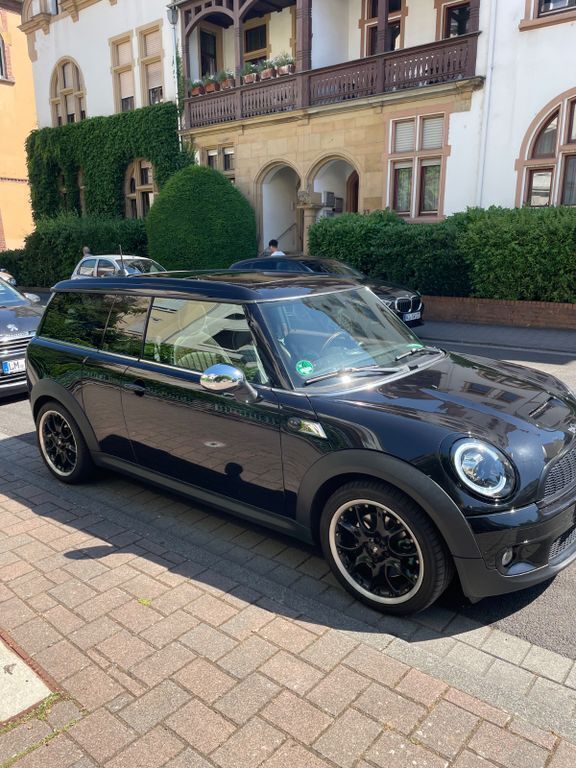 Schwarz Gebraucht 2010 Mini Cooper S Clubman Kombi | 8.000 € (Fairer Preis) - Bild 1/4