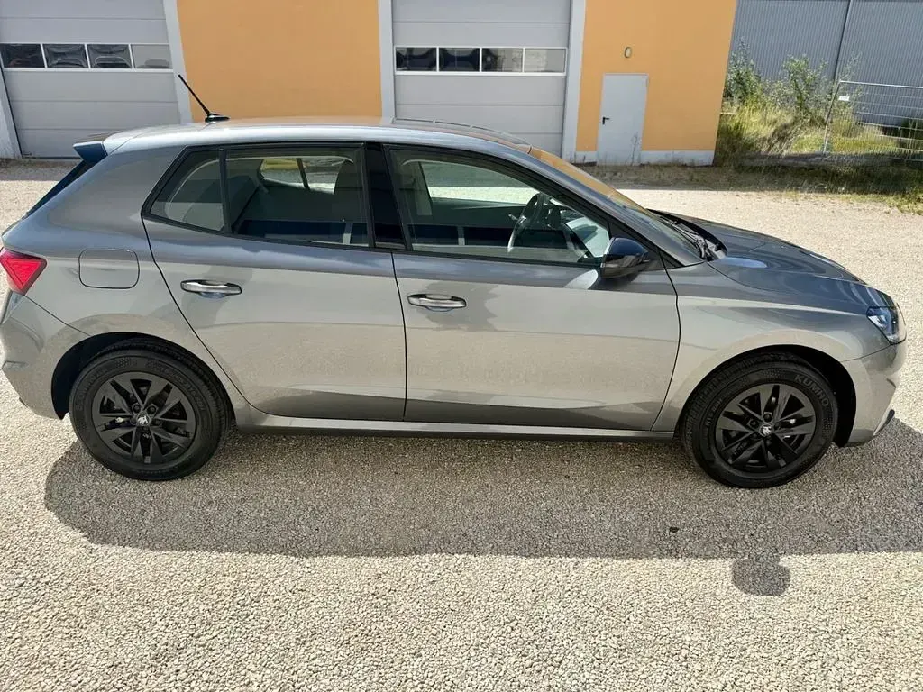 Gebraucht Skoda Fabia Selection 80 PS (58 kW) 2025 Grau Kleinwagen