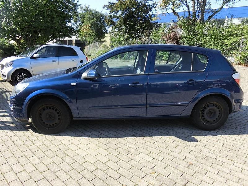 Gebraucht Opel Astra 90 PS (66 kW) 2004 Blau Limousine