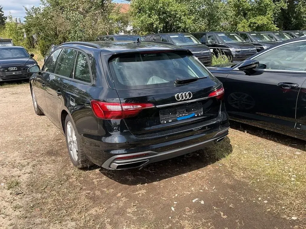 Gebraucht Audi A4 Sport 204 PS (150 kW) 2023 Schwarz Kombi