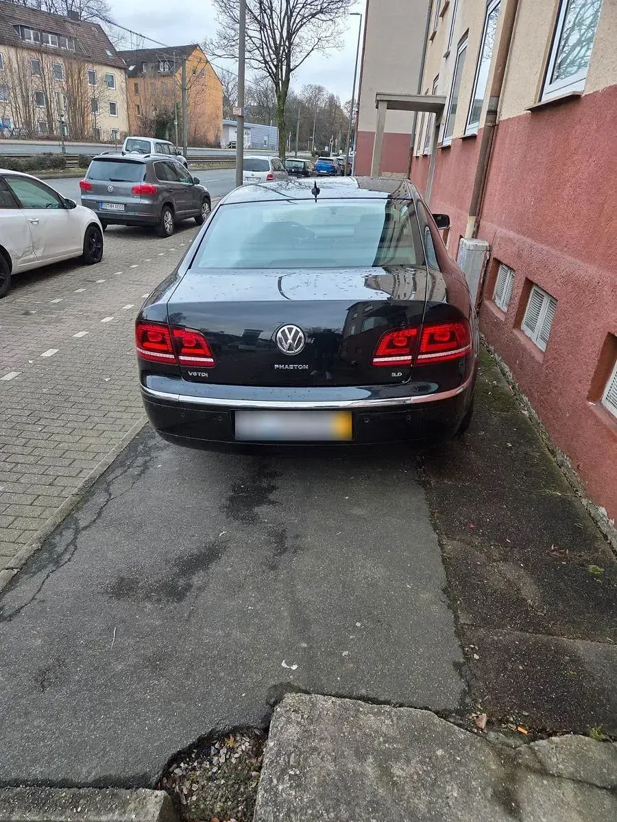 Usata VW Phaeton 239 CV (175 kW) 2013 Nero Berlina