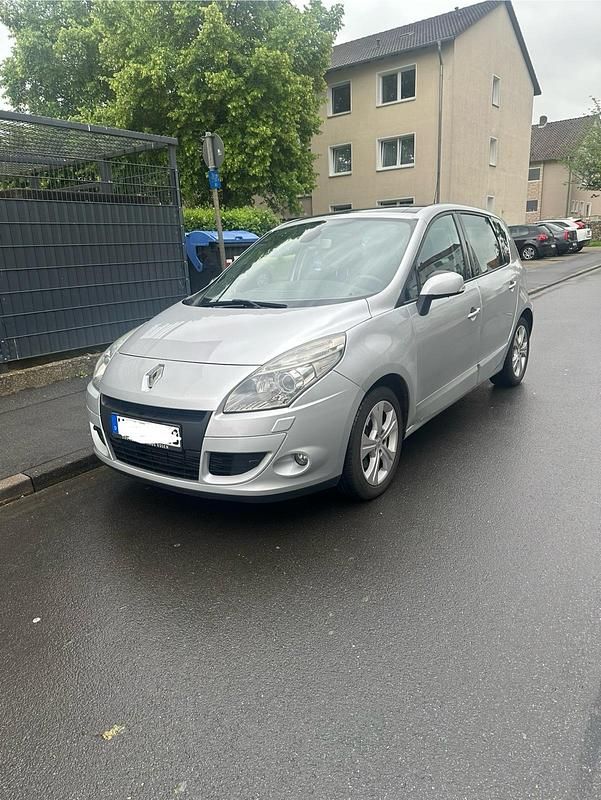 Silber Gebraucht 2011 Renault Scénic III Van / Kleinbus | 2.950 € (Superpreis) - Bild 1/4